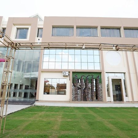Oyo 48501 Dayal Regency Hotel Hapur Buitenkant foto